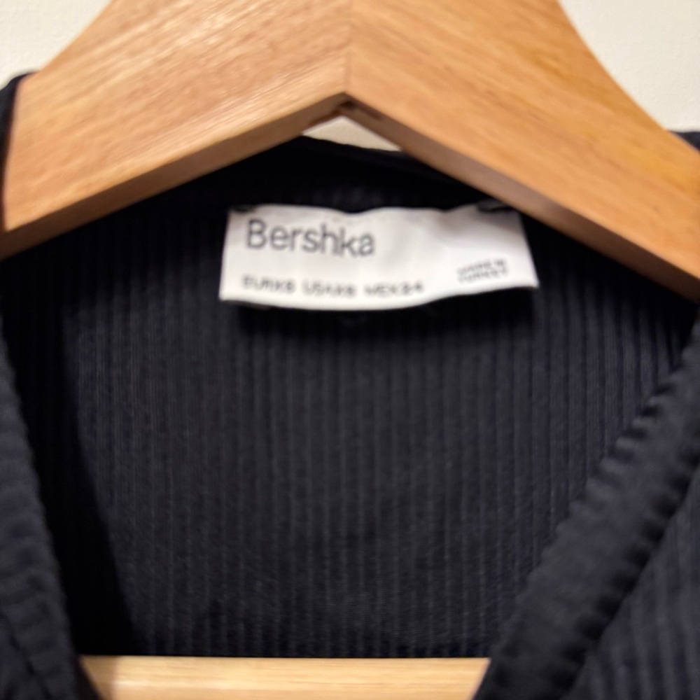 Bershka Black Fitted Crop T-Shirt Short Sleeve - Picture 6 of 7